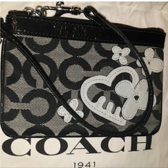 Rare Coach Poppy Black and White Floral Wristlet EUC TO LIKE NEW - Picture 7 of 8